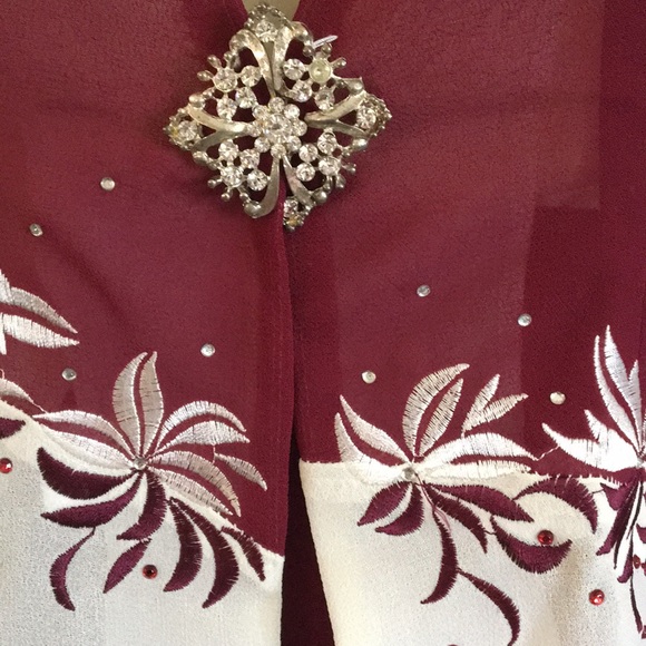 Elegant Burgundy and White Women's 3 Piece Set - Picture 4 of 6
